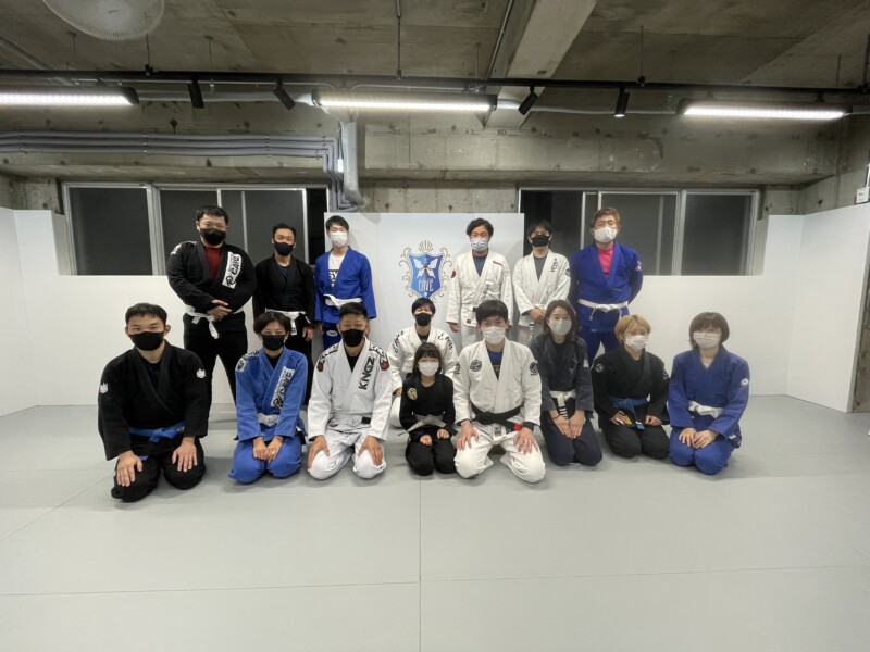 CAVE BJJ 帯 集合写真