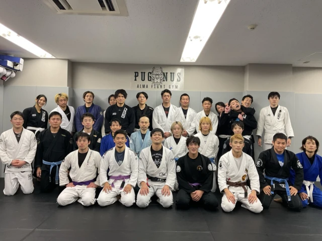 4月16日(土)NHKの番組で岡田准一が柔術世界王者マイキー・ムスメシを